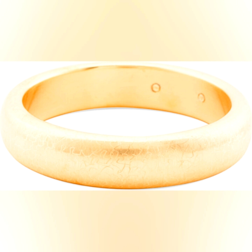 Elegant Gold Bangle Bracelet